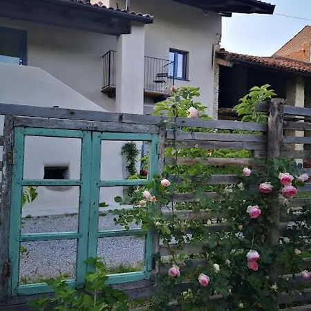 Abbraccio, Rose Appartamento *